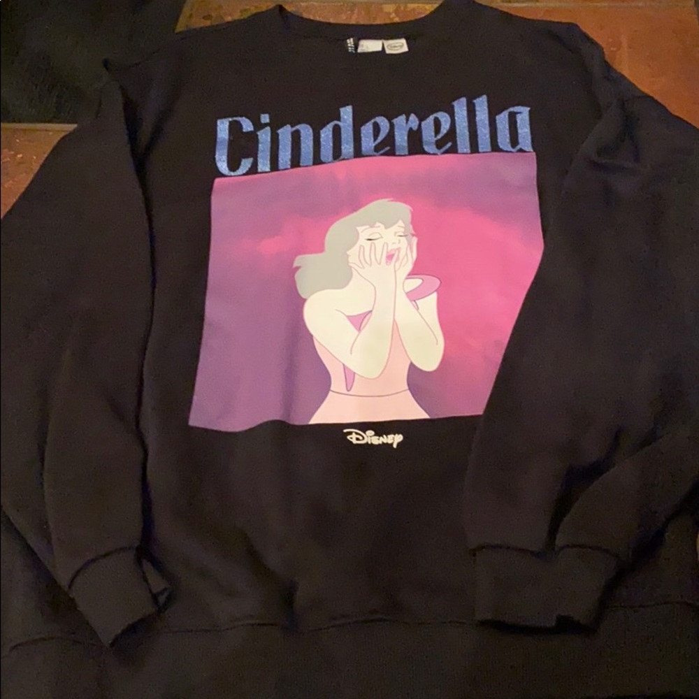 Disney’s Cinderella H&M Divided Sweatshirt L